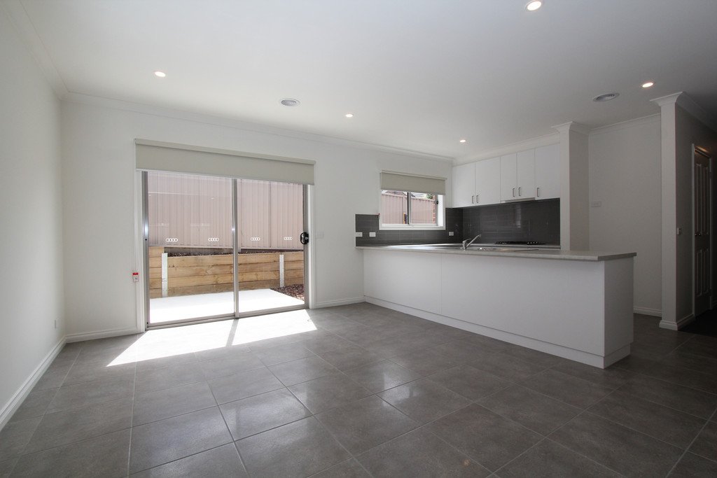 5/822 Geelong Road CANADIAN 3