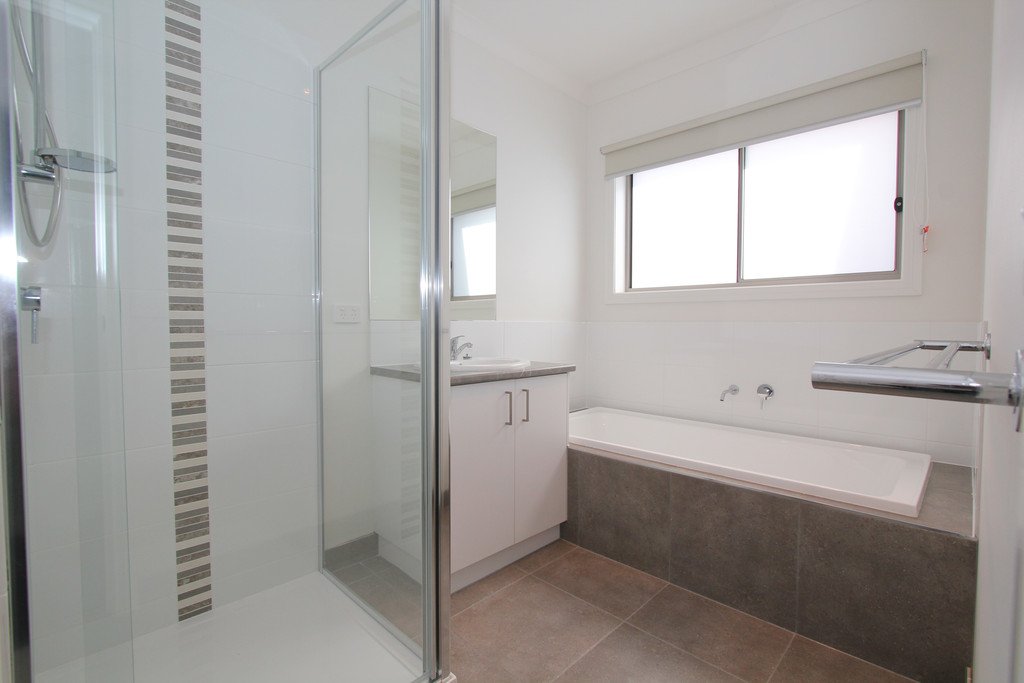 5/822 Geelong Road CANADIAN 9