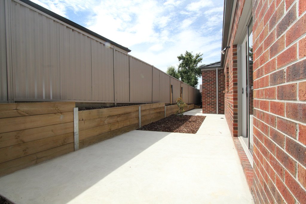 5/822 Geelong Road CANADIAN 10