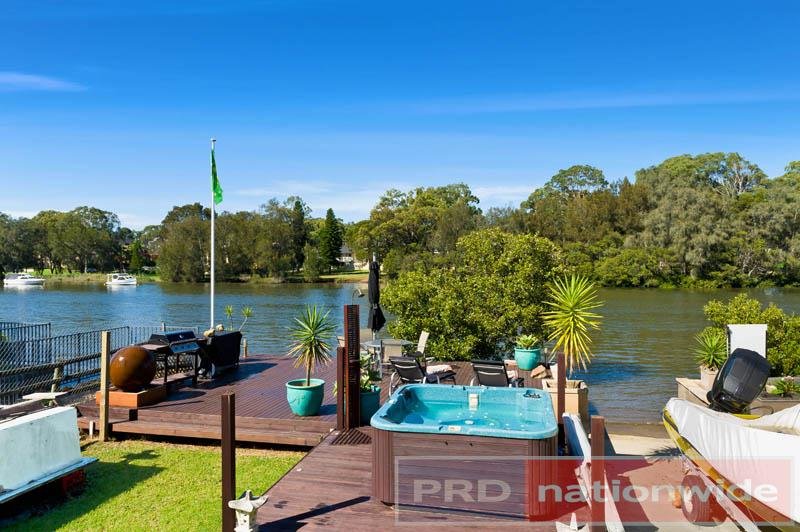 584 Henry Lawson Drive EAST HILLS 2