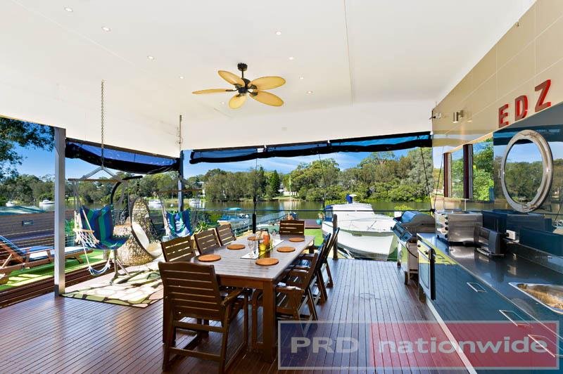 584 Henry Lawson Drive EAST HILLS 3