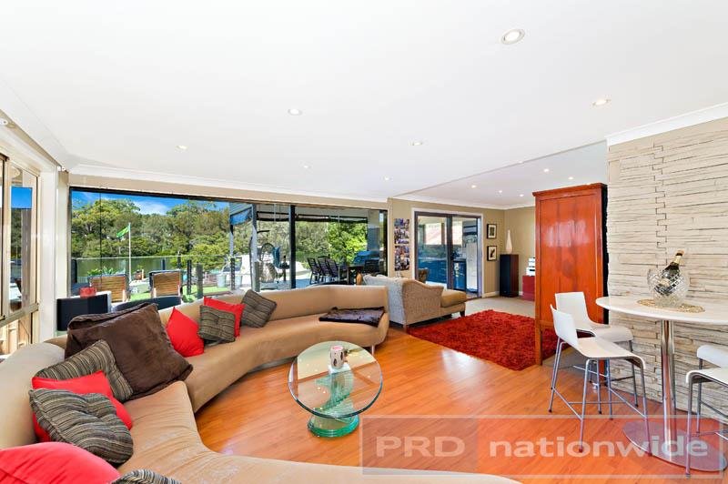 584 Henry Lawson Drive EAST HILLS 8