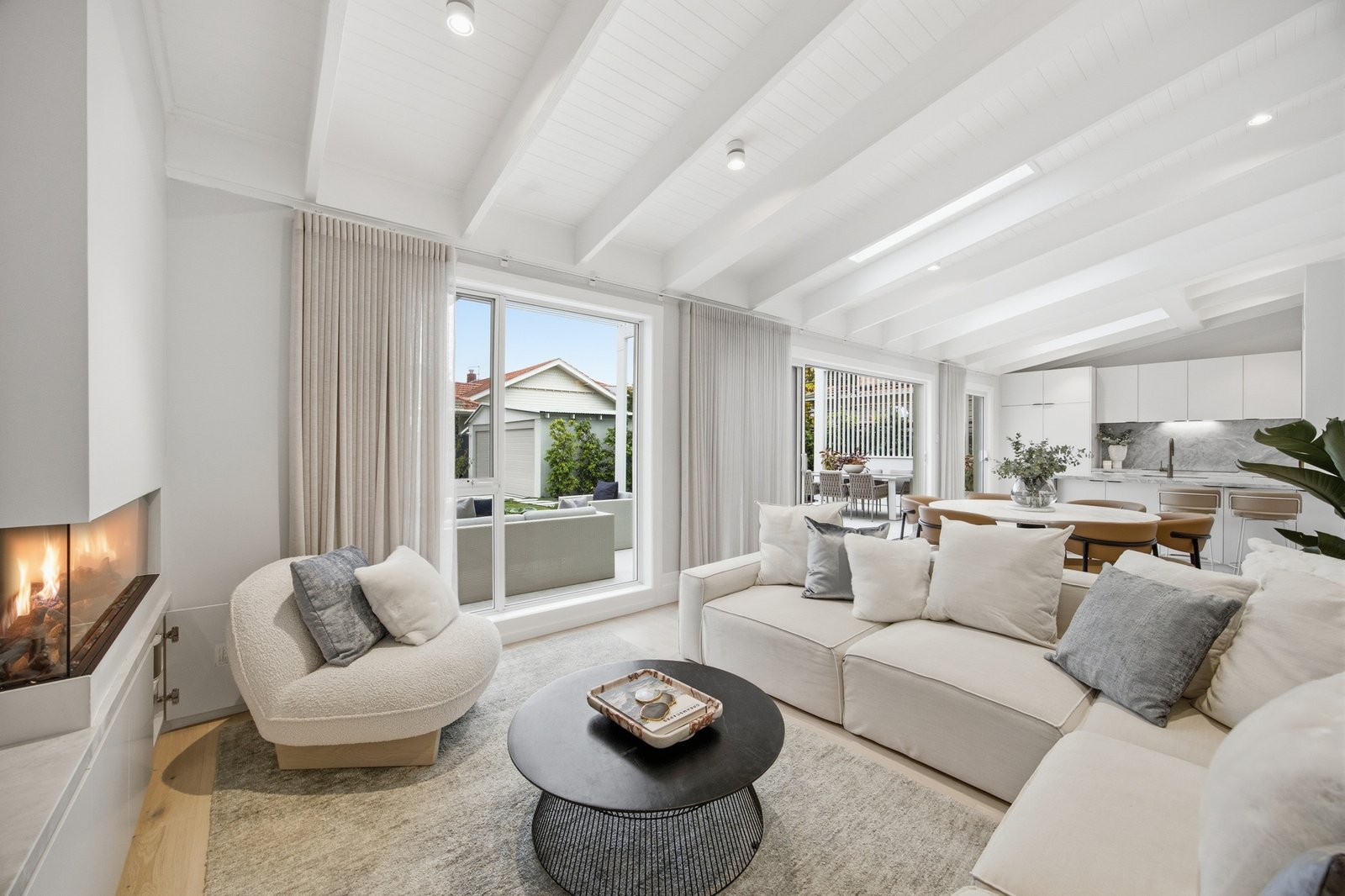 Gallery: 586 Hampton Street