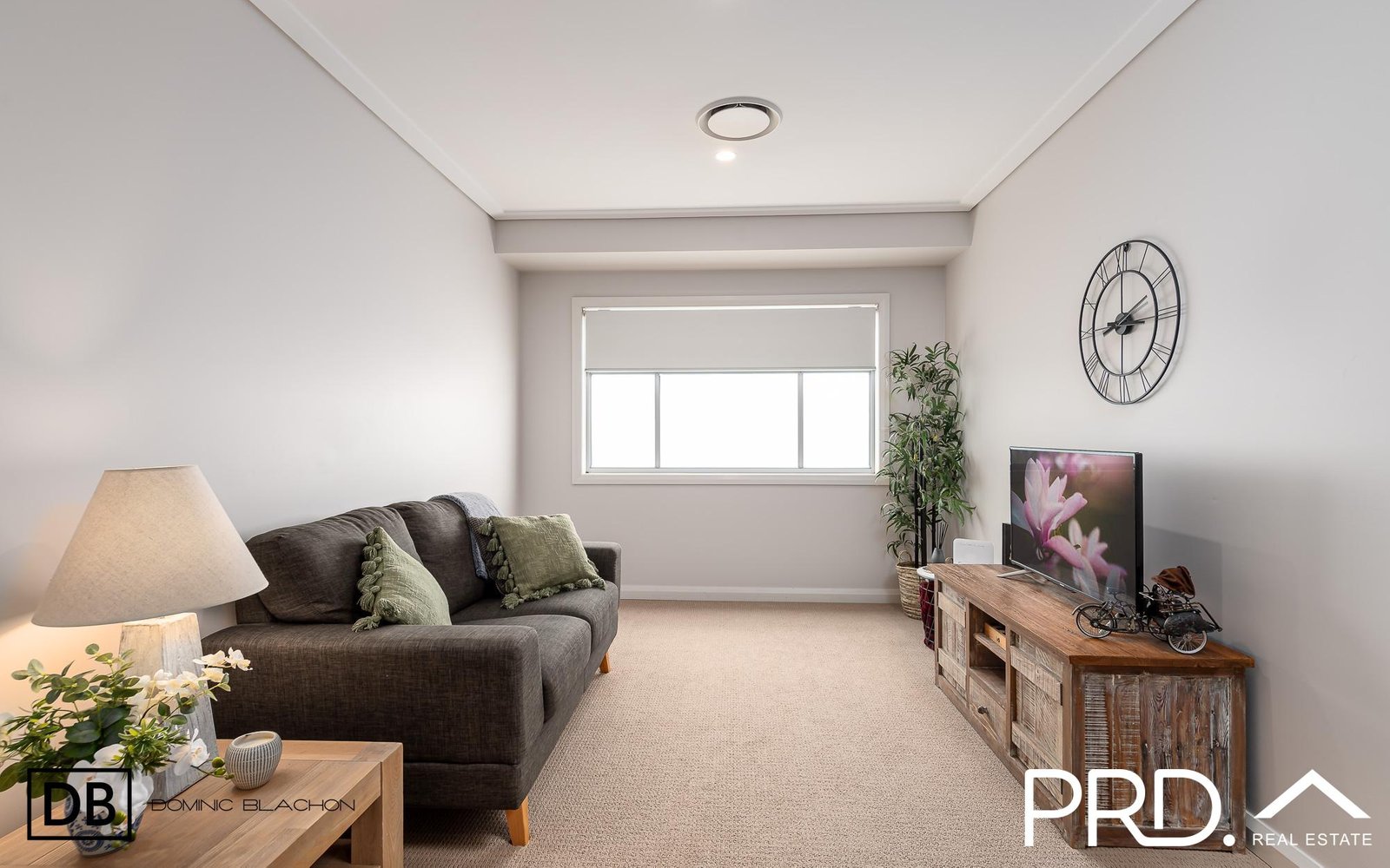 586 Henry Lawson Drive EAST HILLS 3