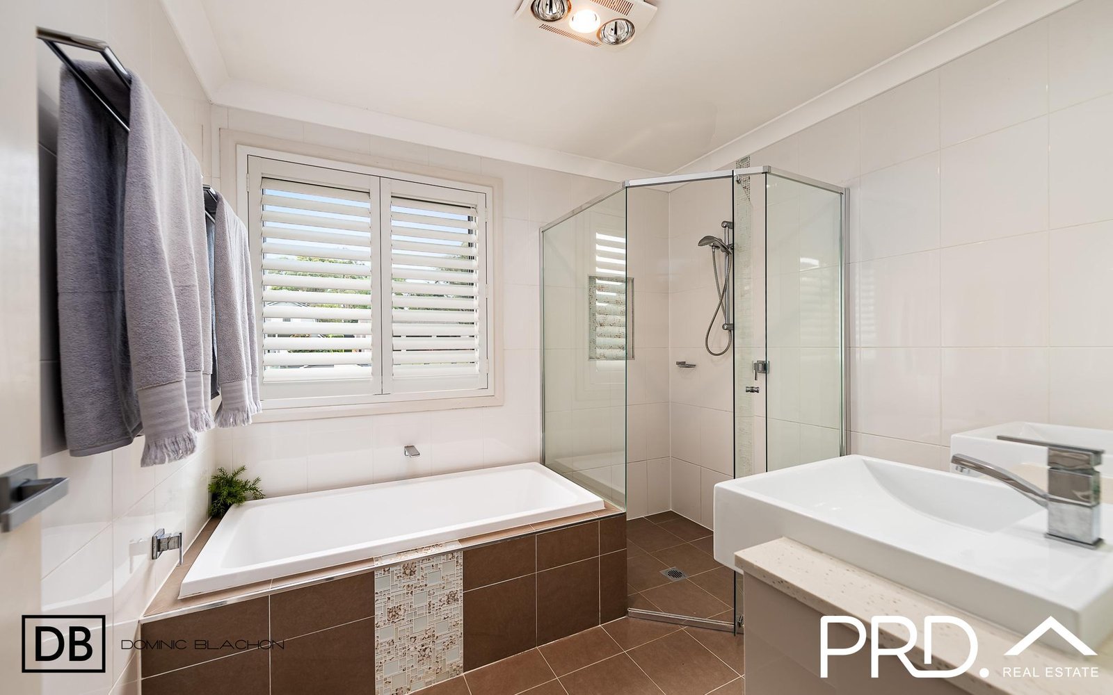 586 Henry Lawson Drive EAST HILLS 9