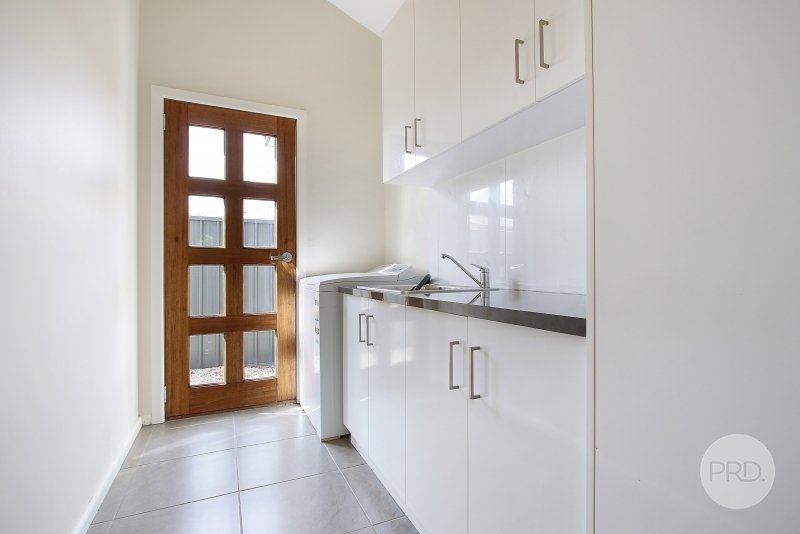 586 Manns Street LAVINGTON 17