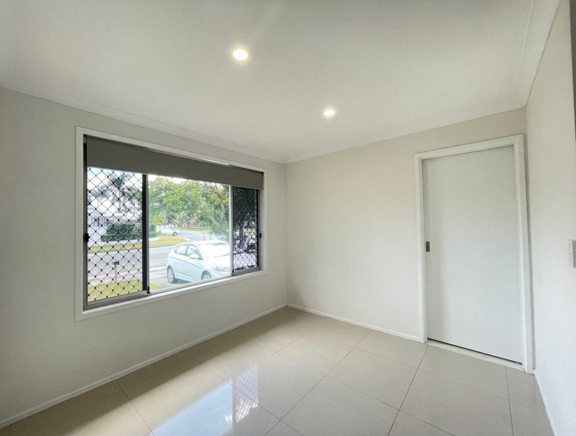 59 Alec Avenue Mermaid Waters 5