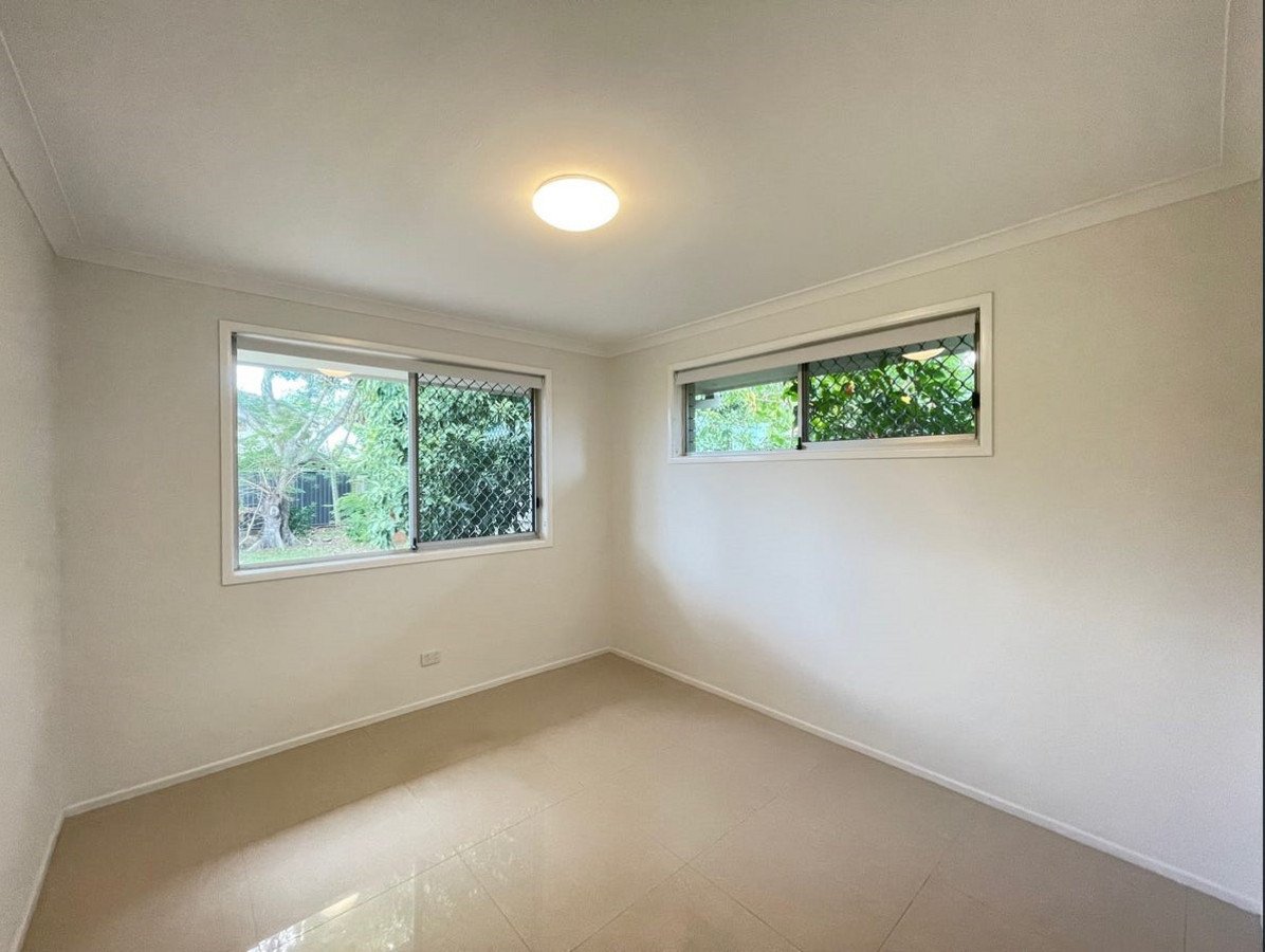 59 Alec Avenue Mermaid Waters 6