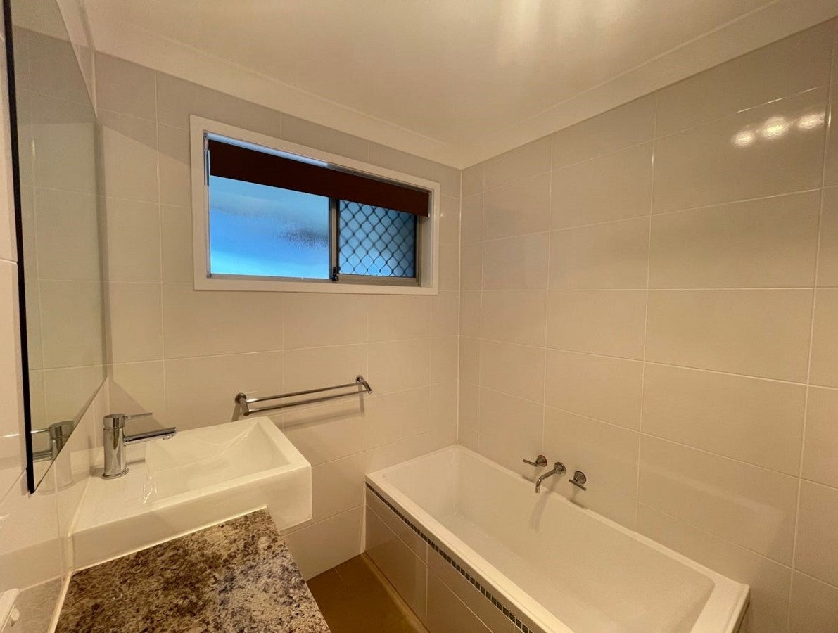 59 Alec Avenue Mermaid Waters 8
