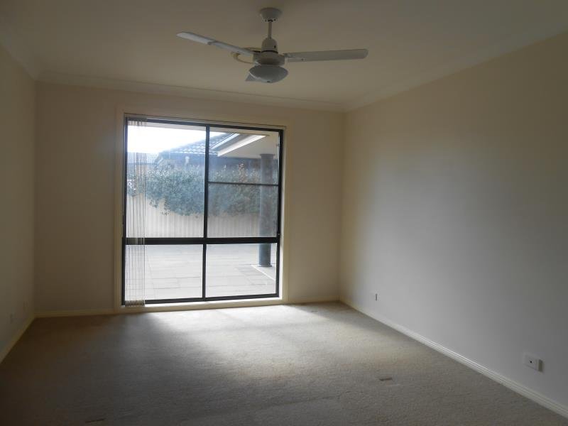 59 Blaxland Way TAMWORTH 5