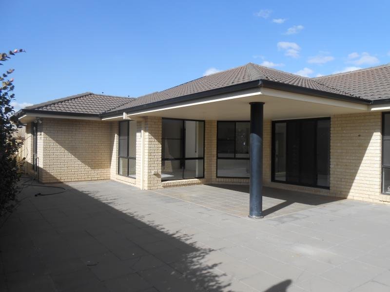 59 Blaxland Way TAMWORTH 9