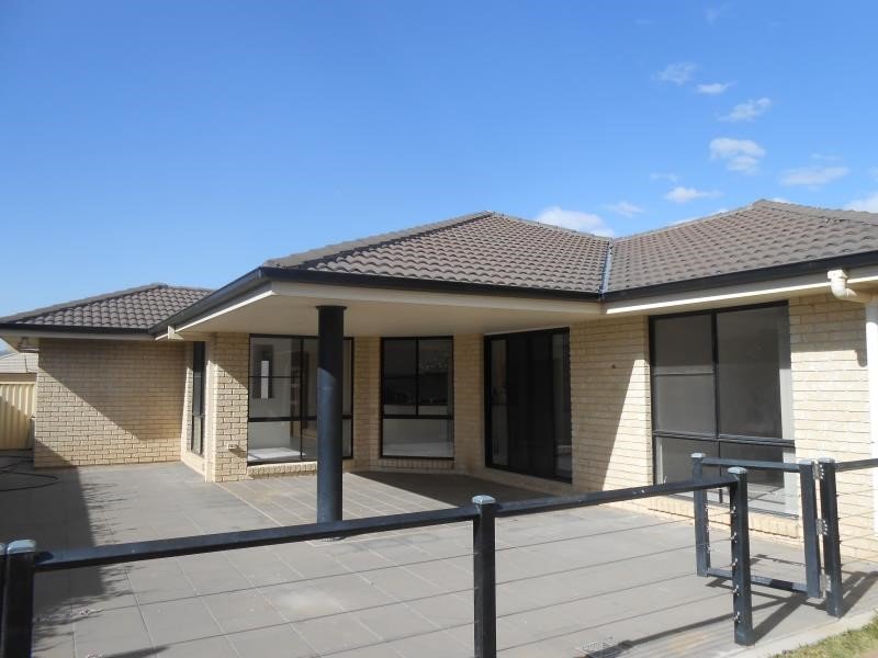 59 Blaxland Way TAMWORTH 2