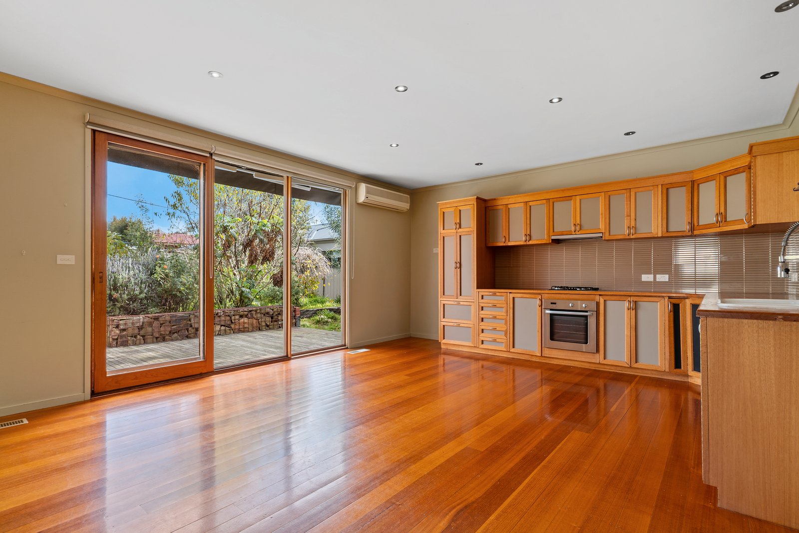 59 Booth Street GOLDEN SQUARE 4