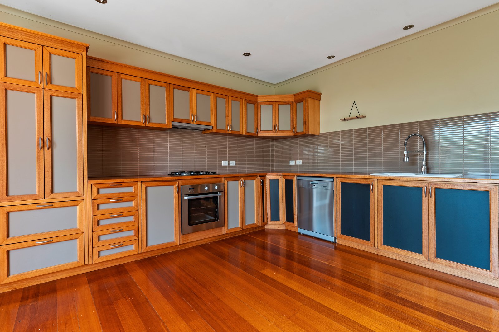 59 Booth Street GOLDEN SQUARE 5