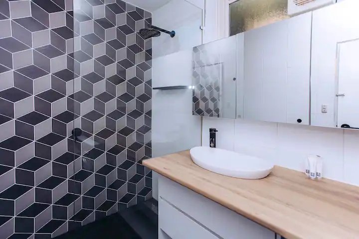 Real Estate and Property in 5/9 Canterbury Road, Toorak, VIC