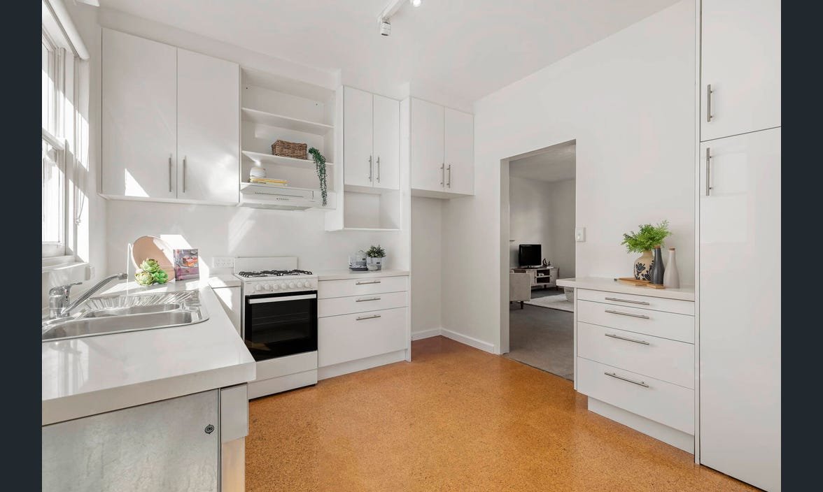 Gallery: 5/9 Collington Avenue