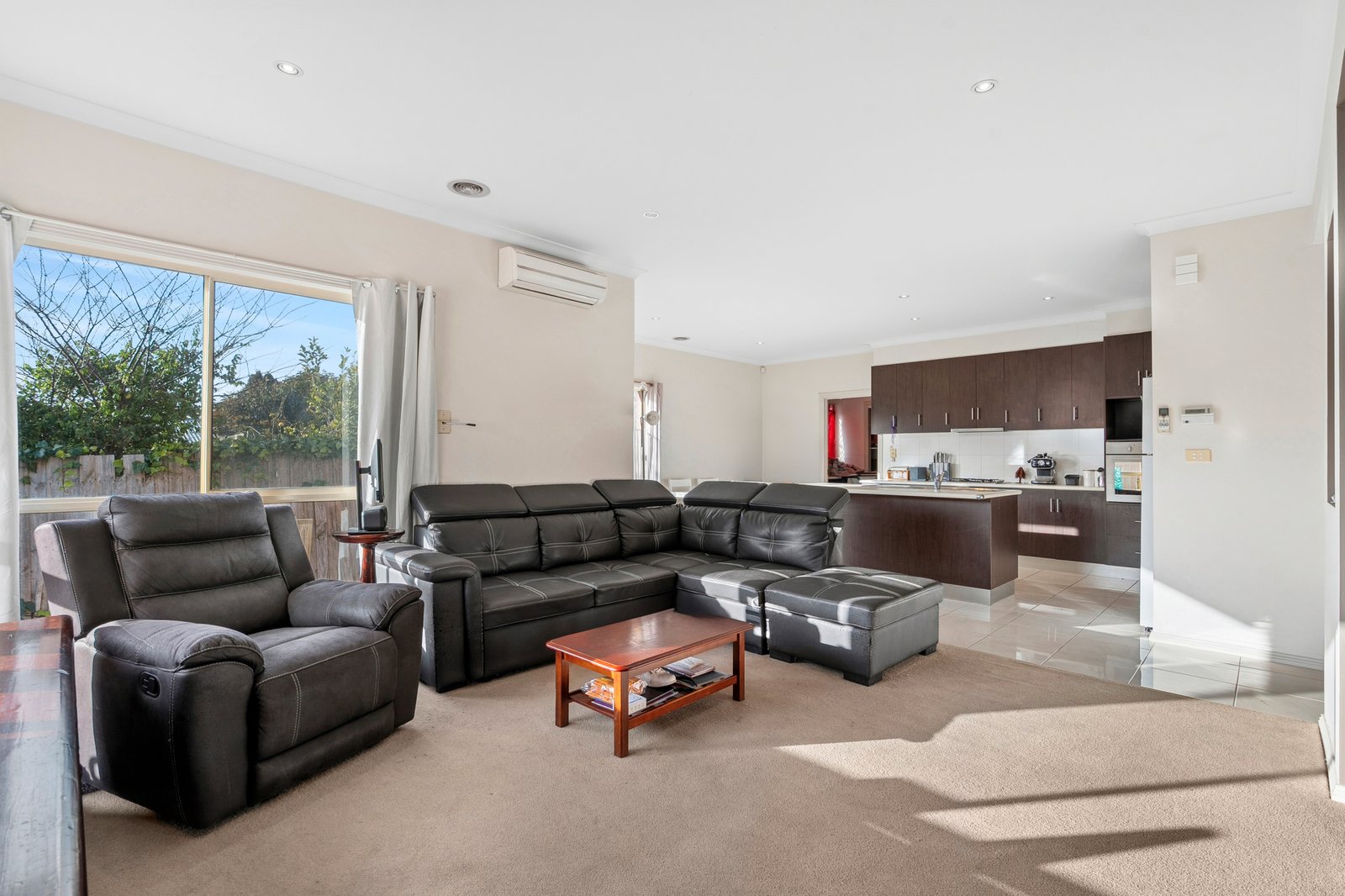 Gallery: 59 Eagleview Crescent