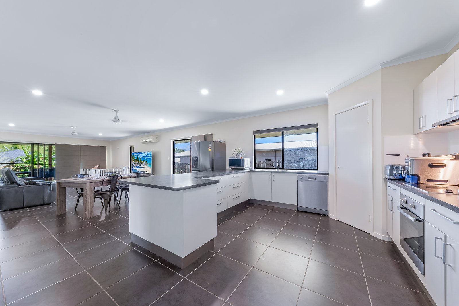 59 Endeavour Circuit CANNONVALE 2