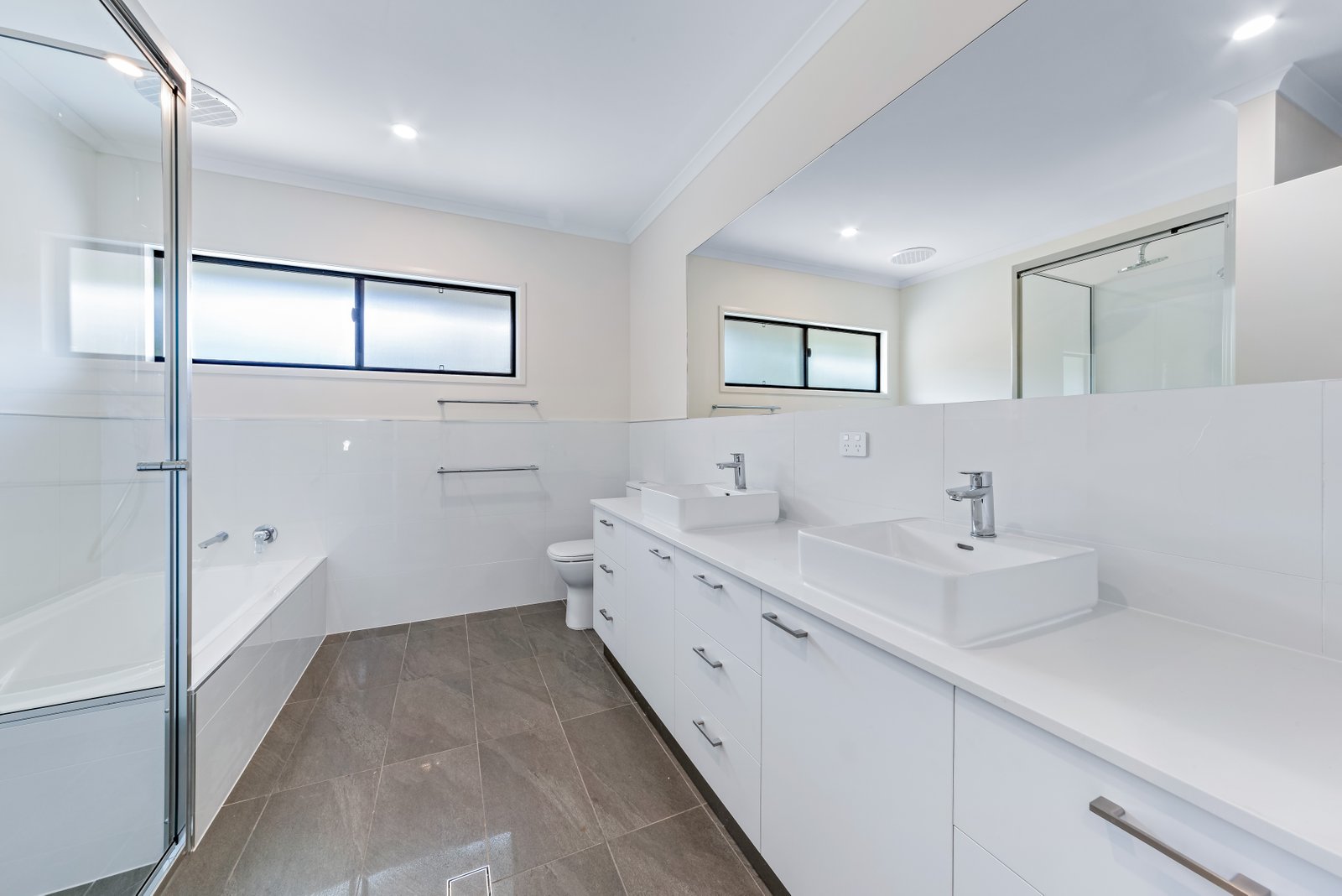 59 Jasinique Drive FLAMETREE 9