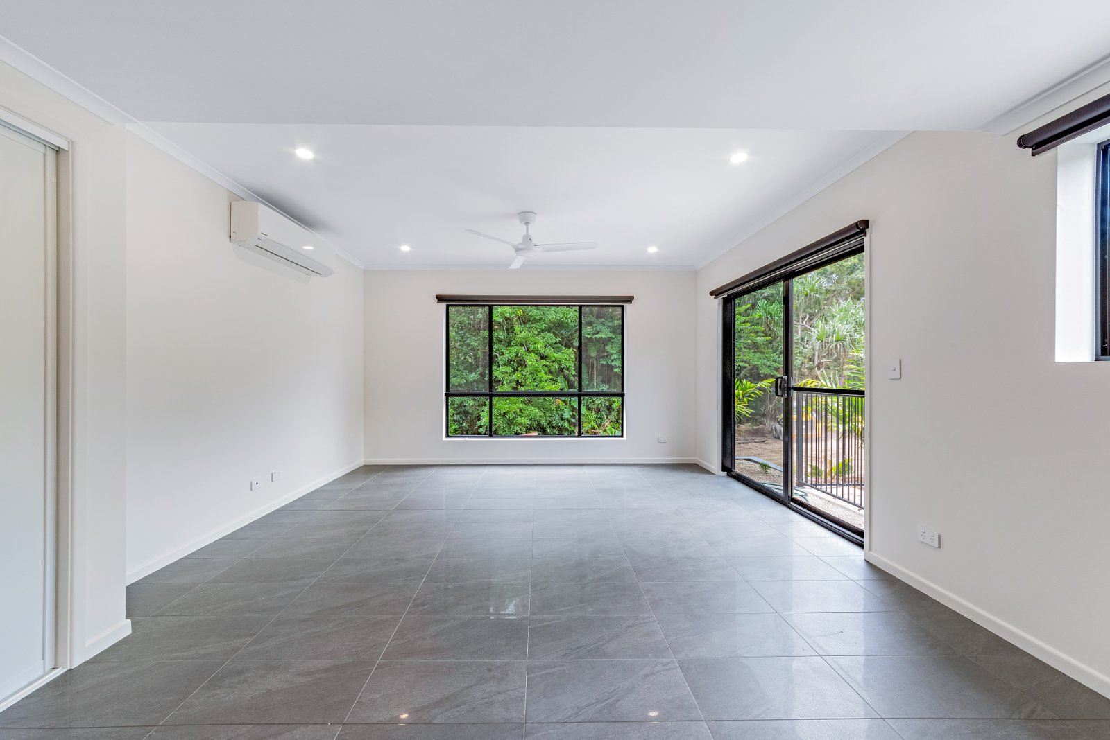 59 Jasinique Drive FLAMETREE 18