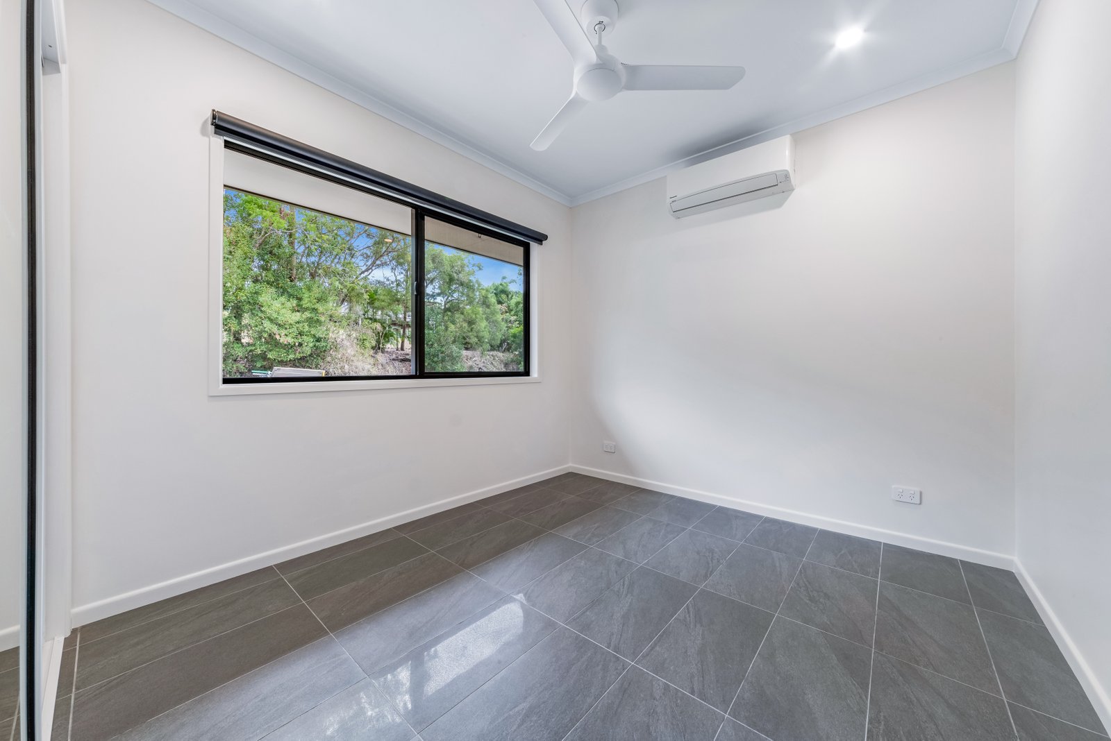 59 Jasinique Drive FLAMETREE 12