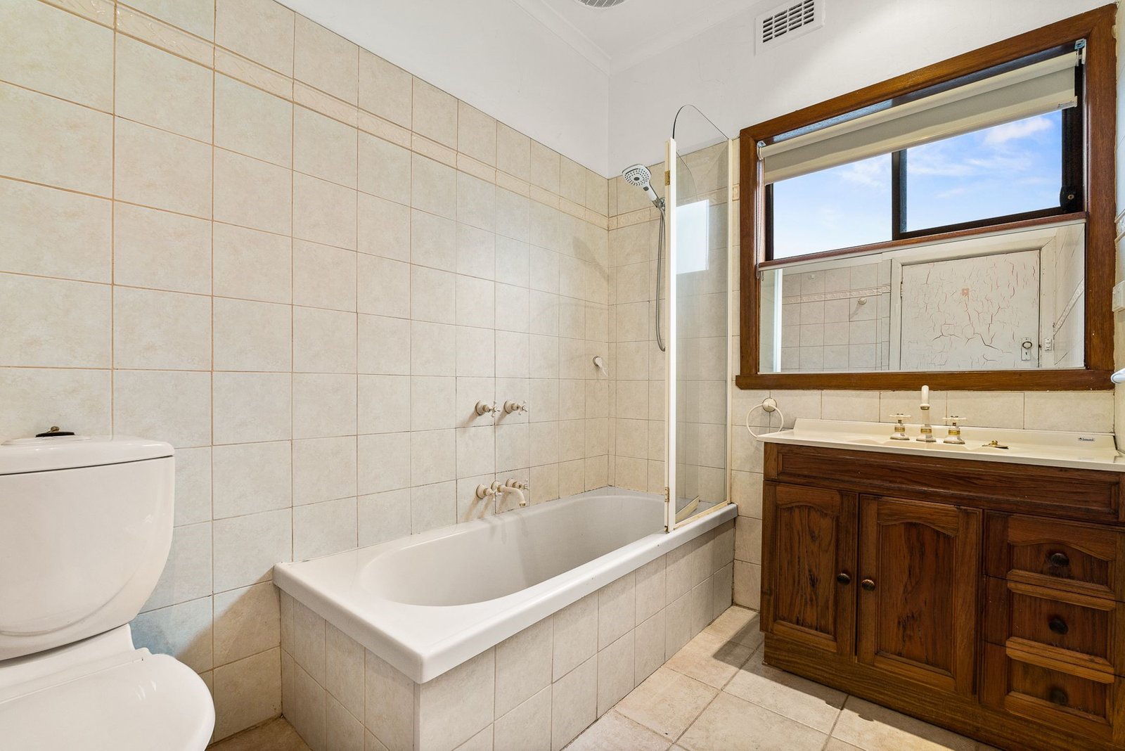 Real Estate and Property in 59 Latham Street, Bentleigh East, VIC