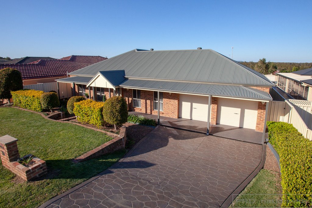 59 Lemonwood Circuit THORNTON 1