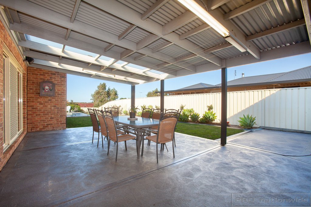 59 Lemonwood Circuit THORNTON 4