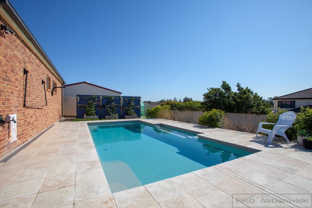 59 Lemonwood Circuit THORNTON 6