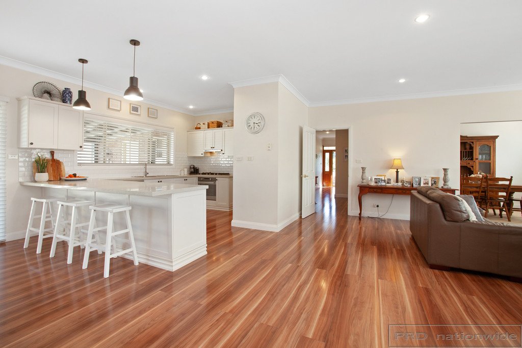 59 Lemonwood Circuit THORNTON 12