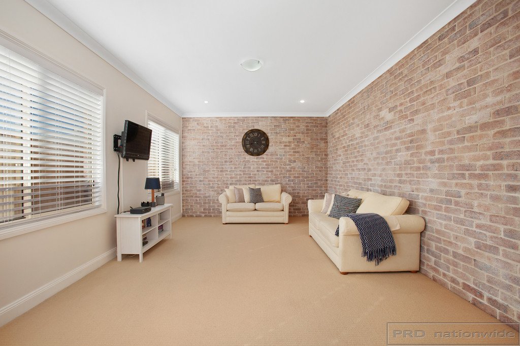 59 Lemonwood Circuit THORNTON 18