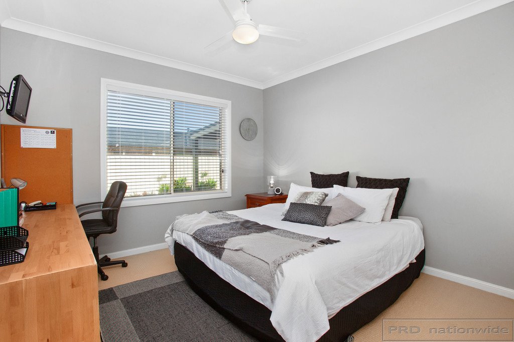 59 Lemonwood Circuit THORNTON 24