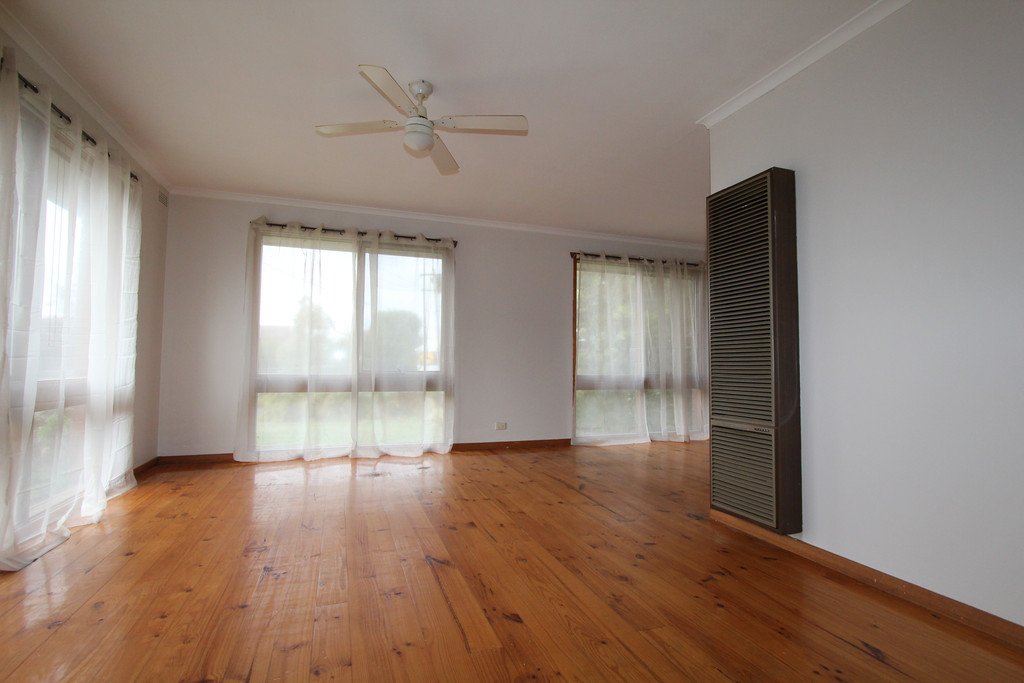 59 Marie Crescent WENDOUREE 2