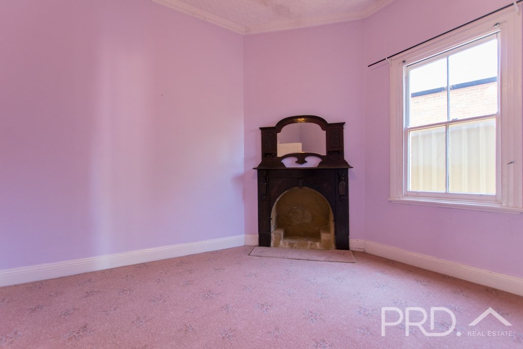 59 Merivale Street TUMUT 11