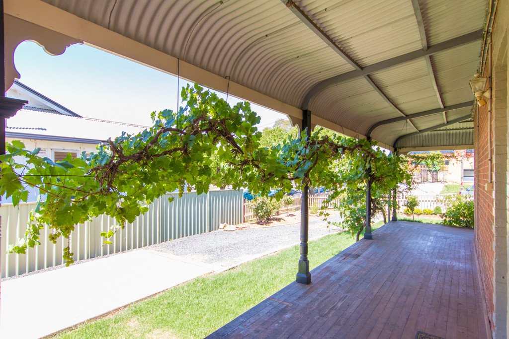 59 Merivale Street TUMUT 9