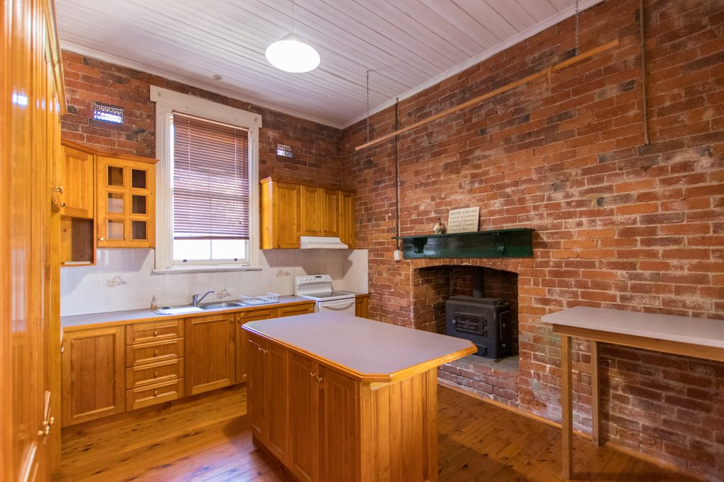 59 Merivale Street TUMUT 4