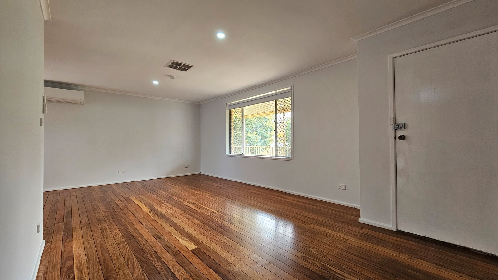 59 Minnamurra Crescent HILLVUE 2