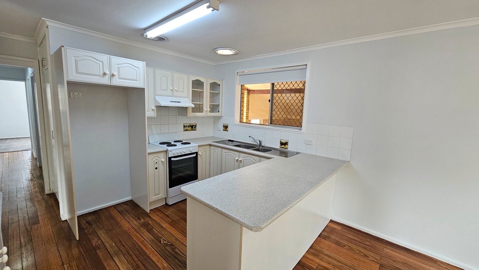 59 Minnamurra Crescent HILLVUE 4