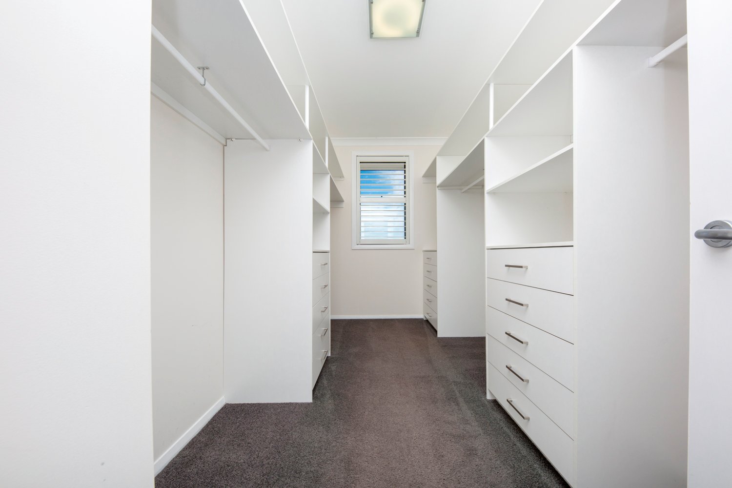 59 Niven Parade RUTHERFORD 17