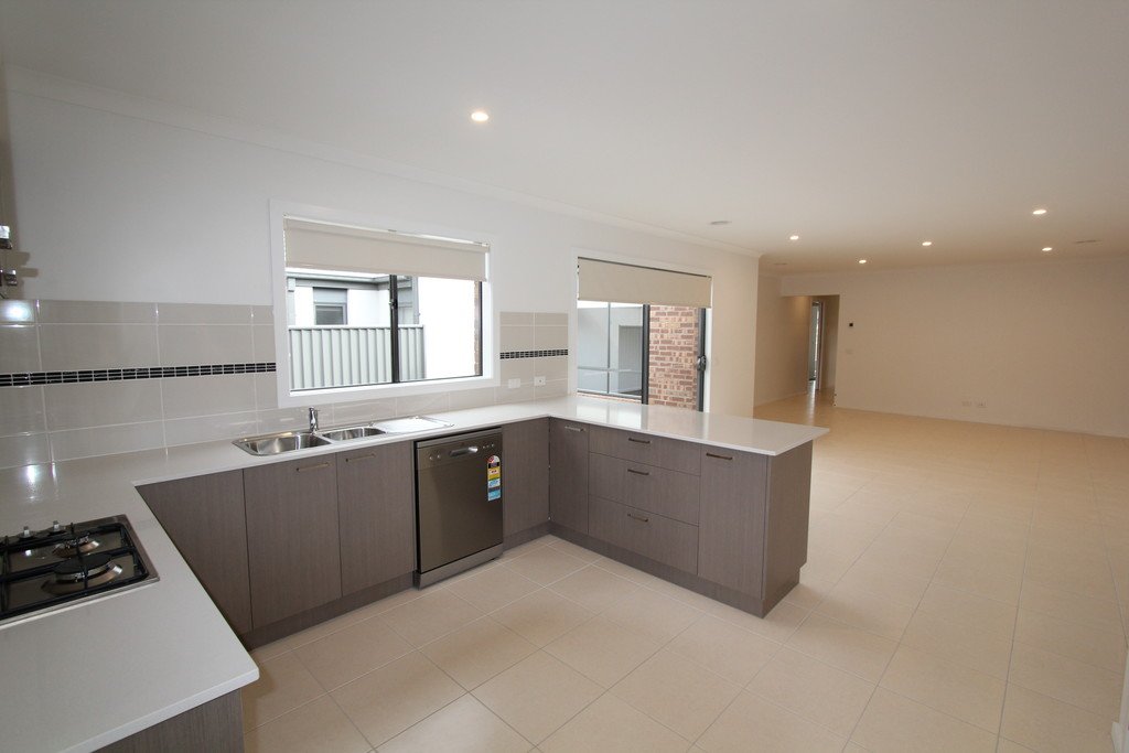 59 O'Shannassy Pde  Lucas 4