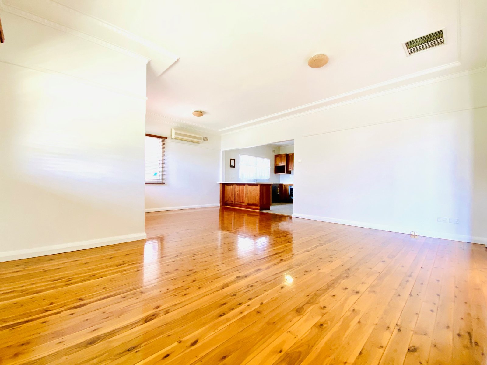 59 Phillip Street TAMWORTH 8