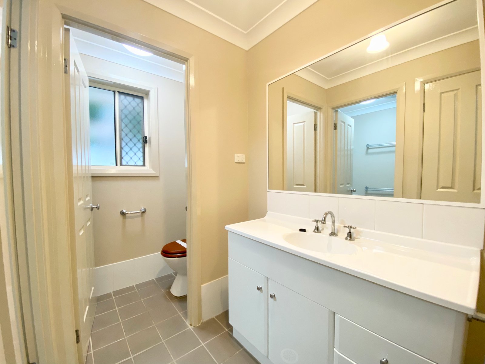 59 Saratoga Avenue CORLETTE 16