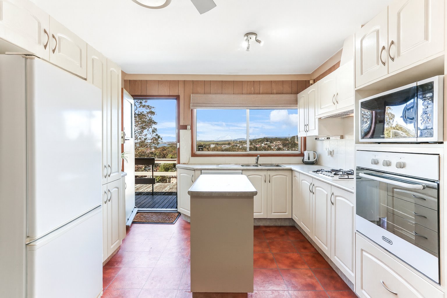 59 Thirroul Road KANAHOOKA 4