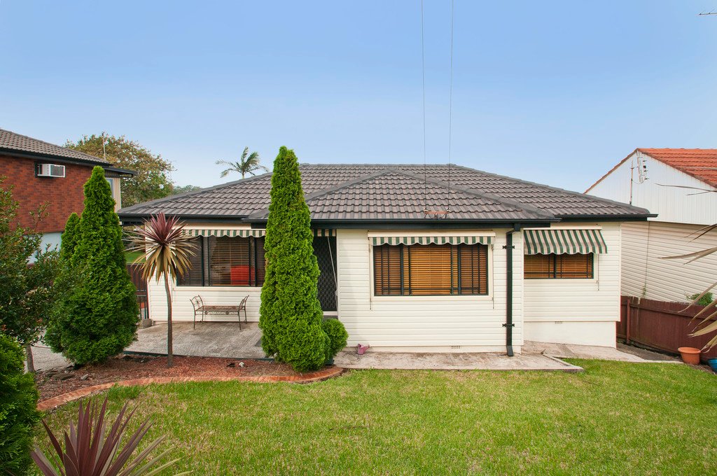 59 Weringa Avenue LAKE HEIGHTS 1