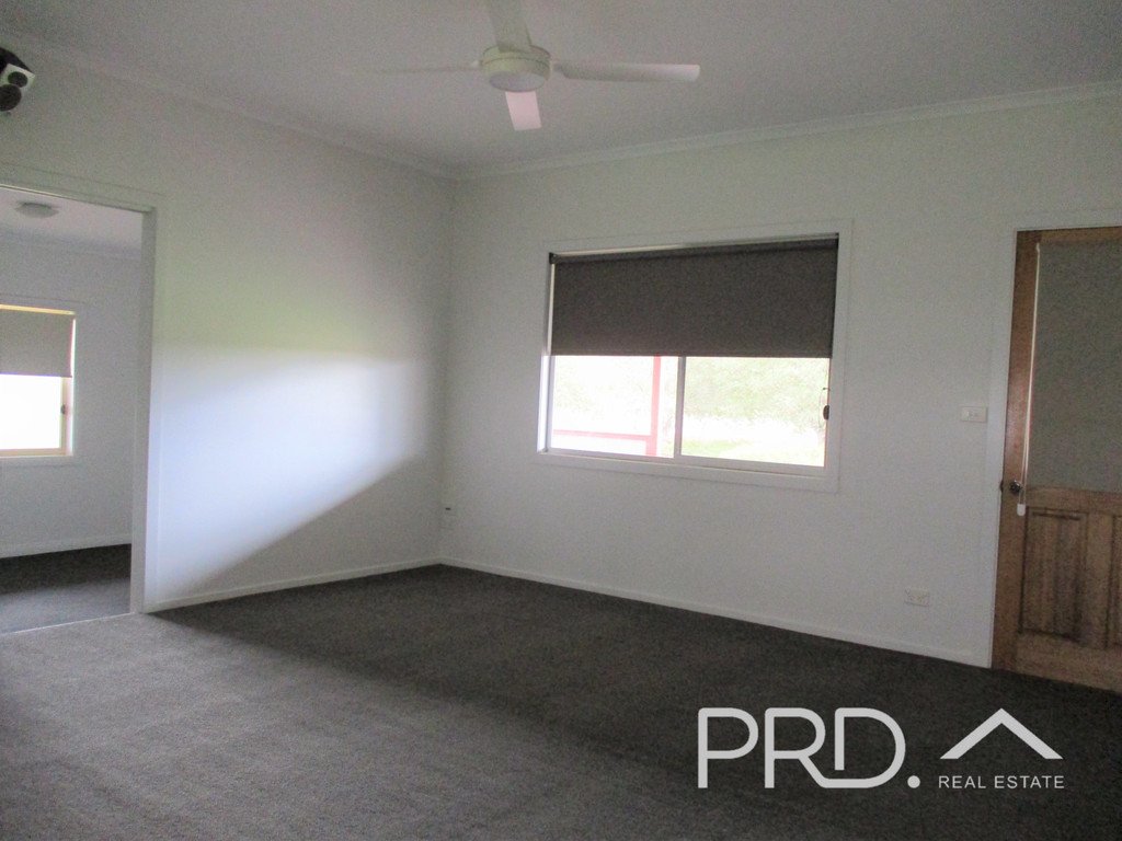 592 DAIRTNUNK AVE  CARDROSS 8