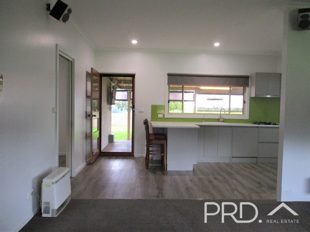 592 DAIRTNUNK AVE  CARDROSS 9