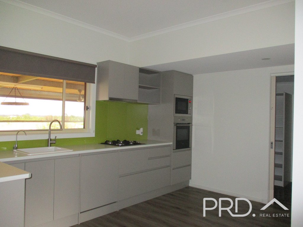 592 DAIRTNUNK AVE  CARDROSS 11