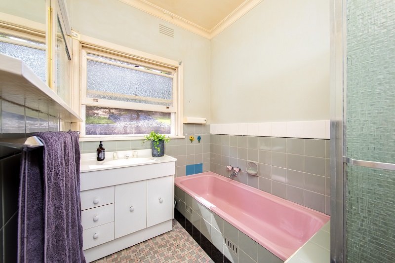 593 Read Place ALBURY 9