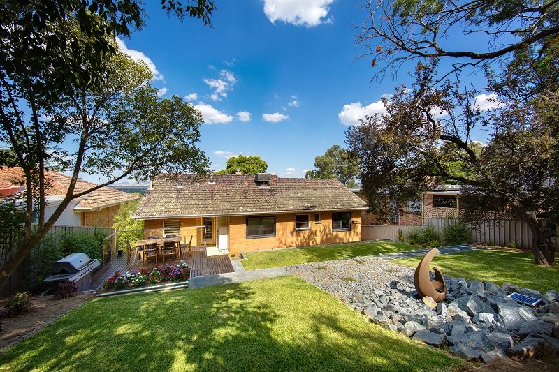593 Read Place ALBURY 10