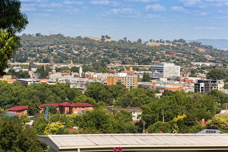 593 Read Place ALBURY 14